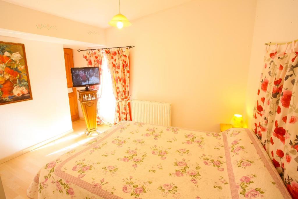 Logis Auberge La Cremaillere Villandraut Pokoj fotografie