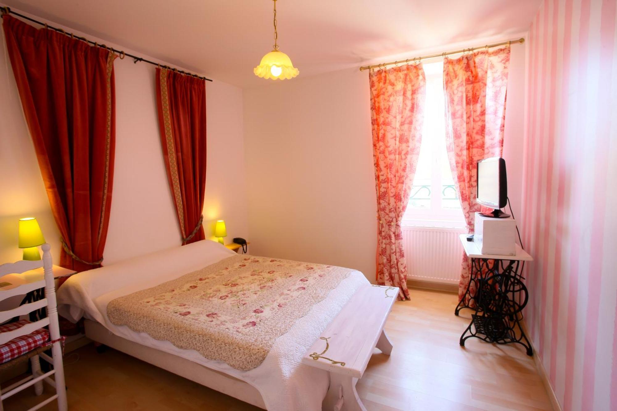 Logis Auberge La Cremaillere Villandraut Exteriér fotografie
